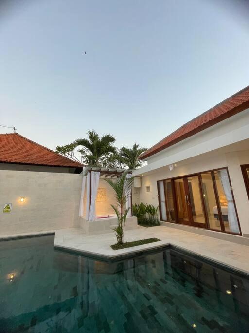 Villa Akmali Umalas 2Br With Private Pool & Jacuzzi Canggu Eksteriør billede
