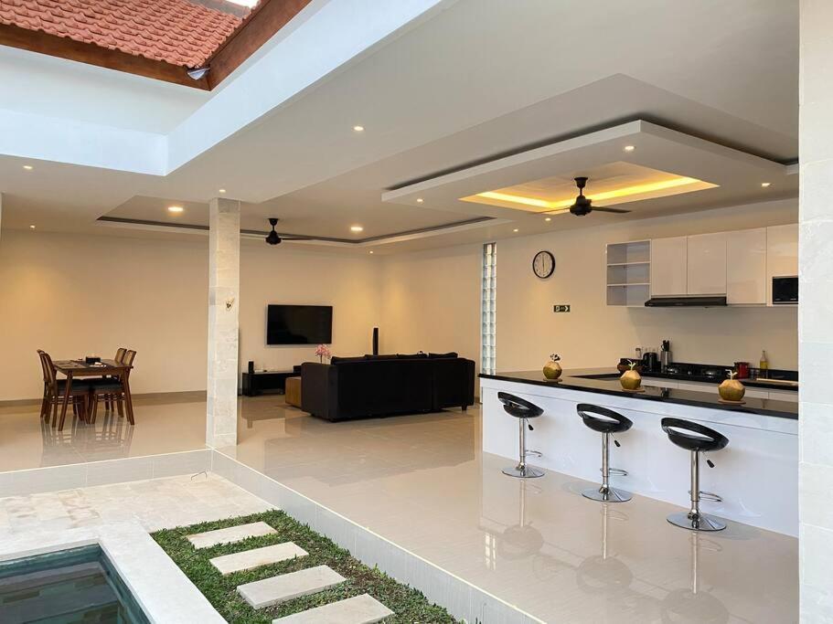 Villa Akmali Umalas 2Br With Private Pool & Jacuzzi Canggu Eksteriør billede