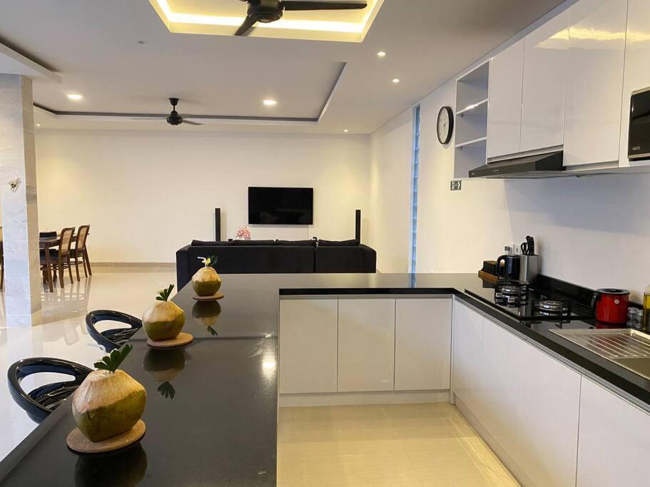 Villa Akmali Umalas 2Br With Private Pool & Jacuzzi Canggu Eksteriør billede