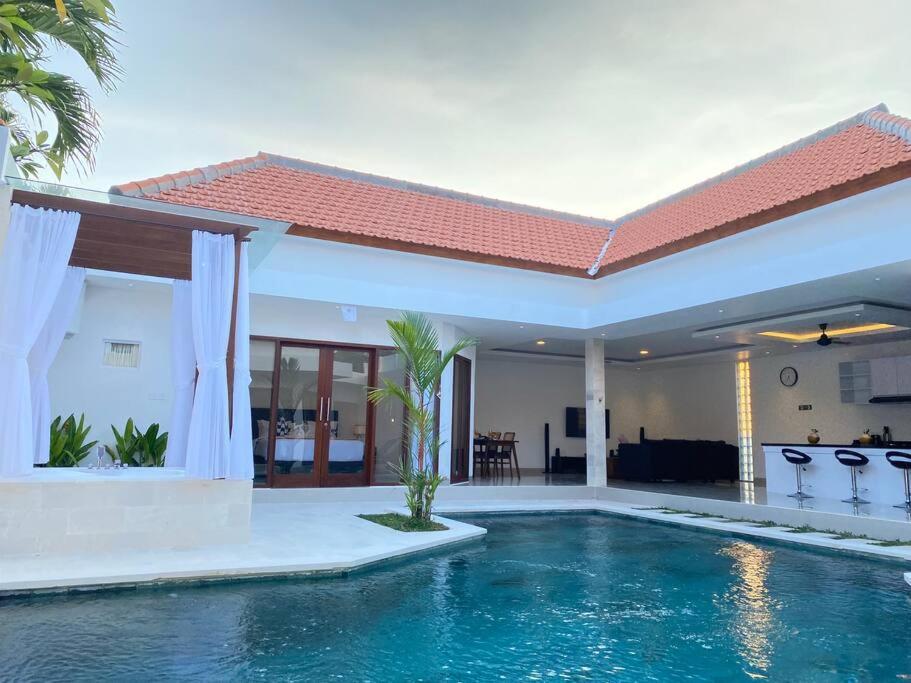 Villa Akmali Umalas 2Br With Private Pool & Jacuzzi Canggu Eksteriør billede