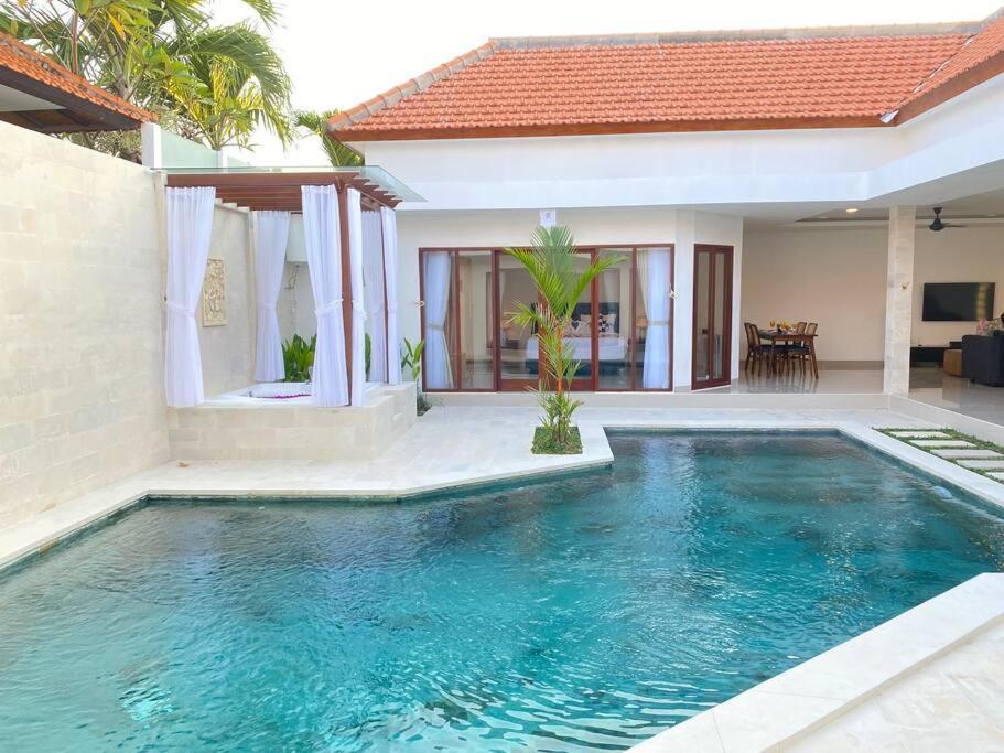 Villa Akmali Umalas 2Br With Private Pool & Jacuzzi Canggu Eksteriør billede