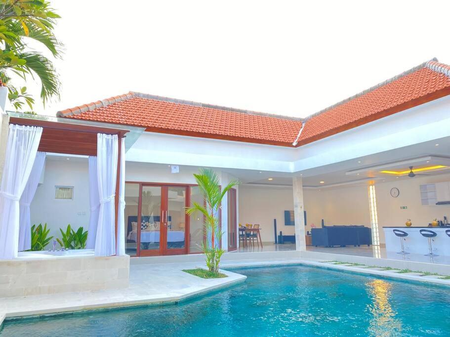 Villa Akmali Umalas 2Br With Private Pool & Jacuzzi Canggu Eksteriør billede