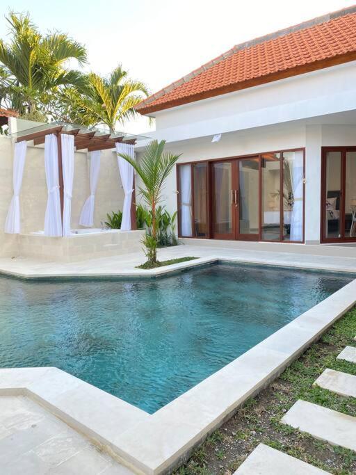 Villa Akmali Umalas 2Br With Private Pool & Jacuzzi Canggu Eksteriør billede